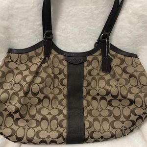 Coach 12CM Devin Shoulder Bag Light Khaki